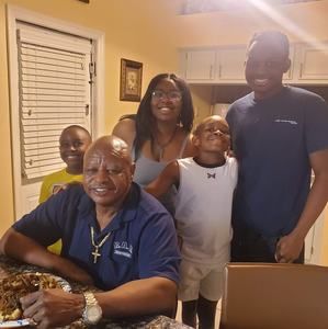 Meet your Posher, Louis